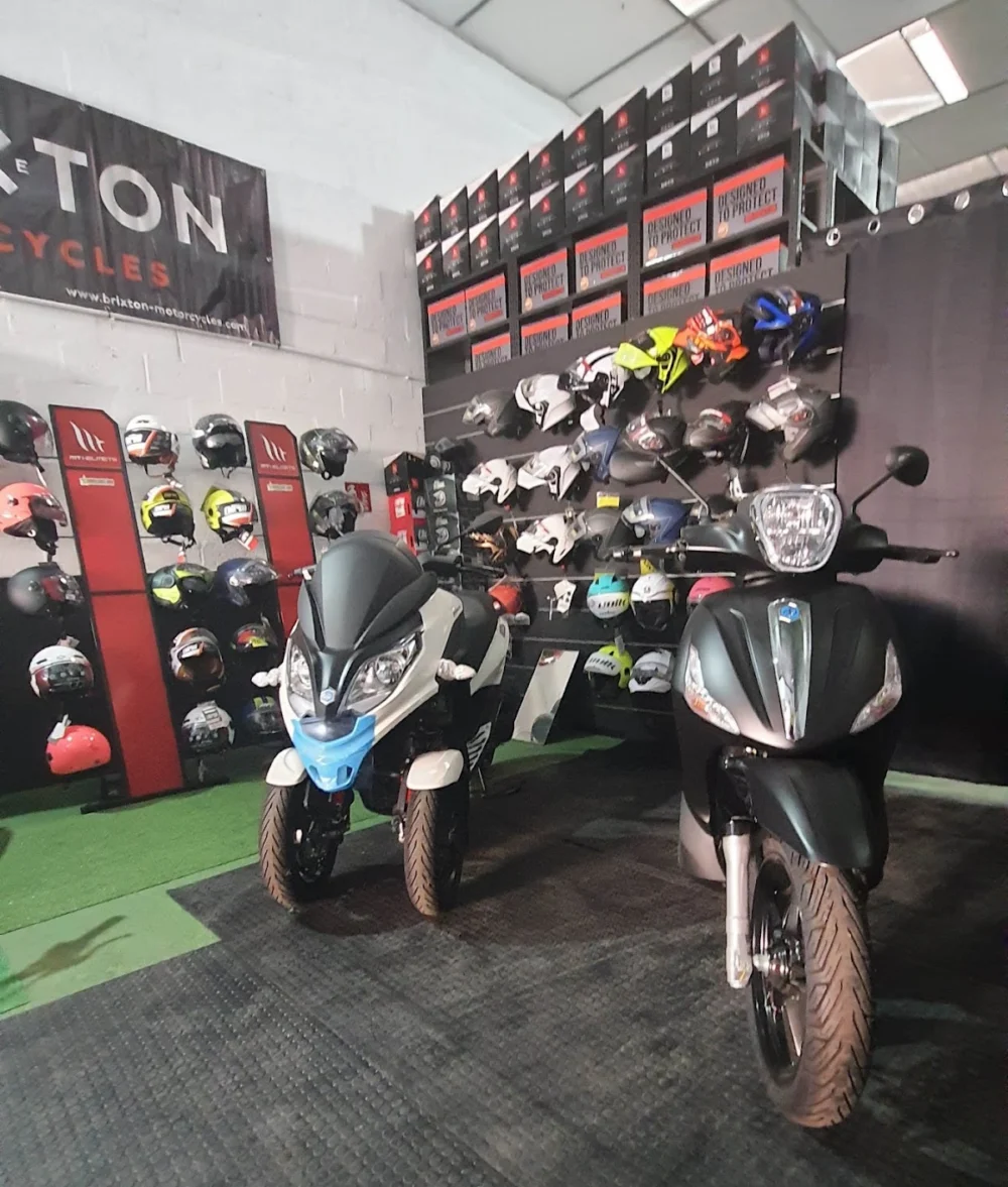 CONCESIONARIO Y TALLER DE MOTOS MULTIMARCA ANDALUZA BIKE - SEVILLA - 4
