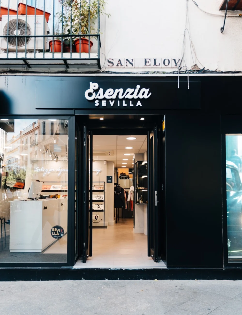 ESENZIA SEVILLA