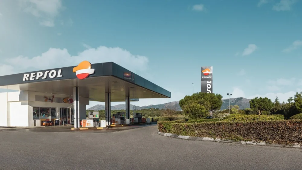 Estación de Servicio Repsol - 5